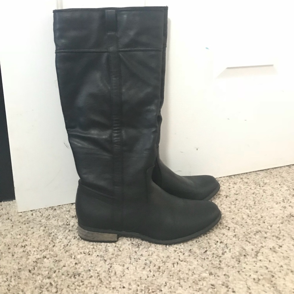 Black boots